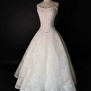 Preloved US 4-6 Anna Augusta Pearl Detailed Chantilly Corded Lace Bridal Gown